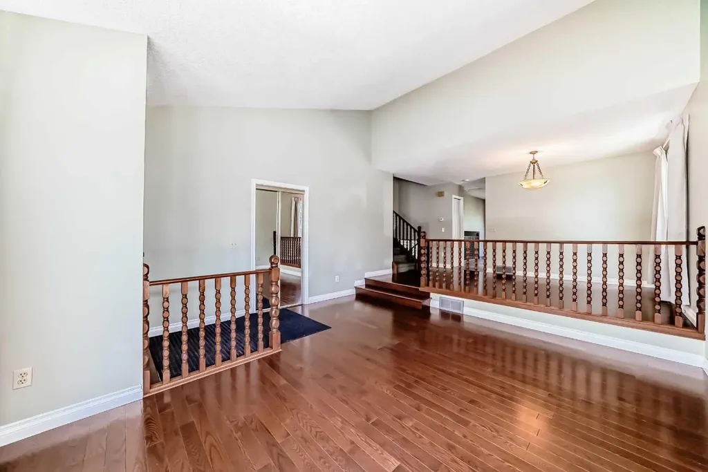 55 Woodstock Way SW Calgary AB T2W5X3