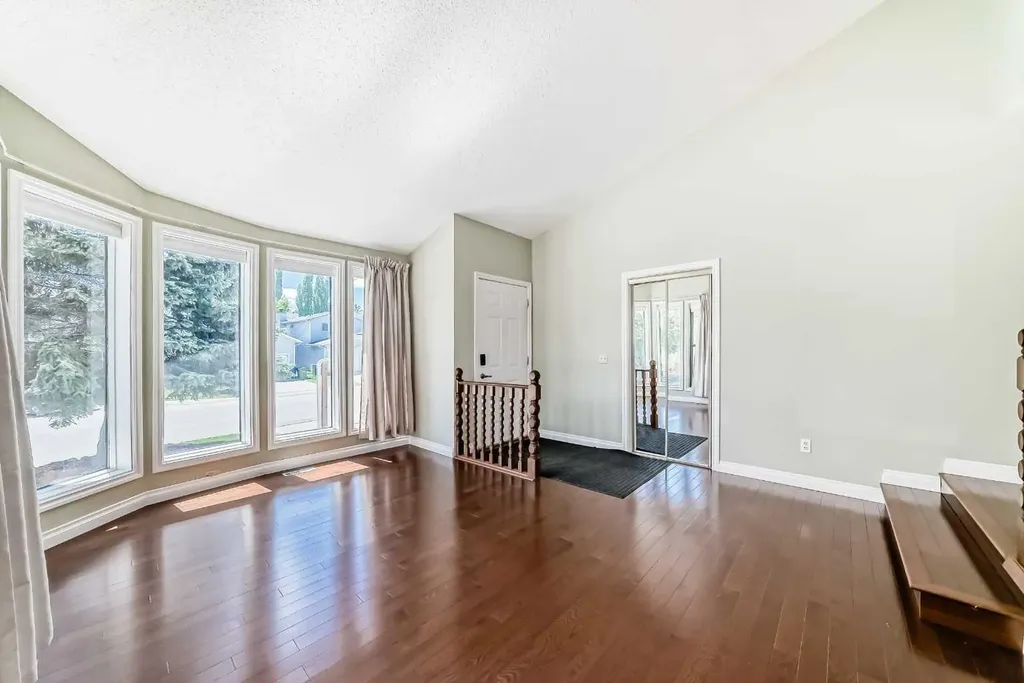 55 Woodstock Way SW Calgary AB T2W5X3