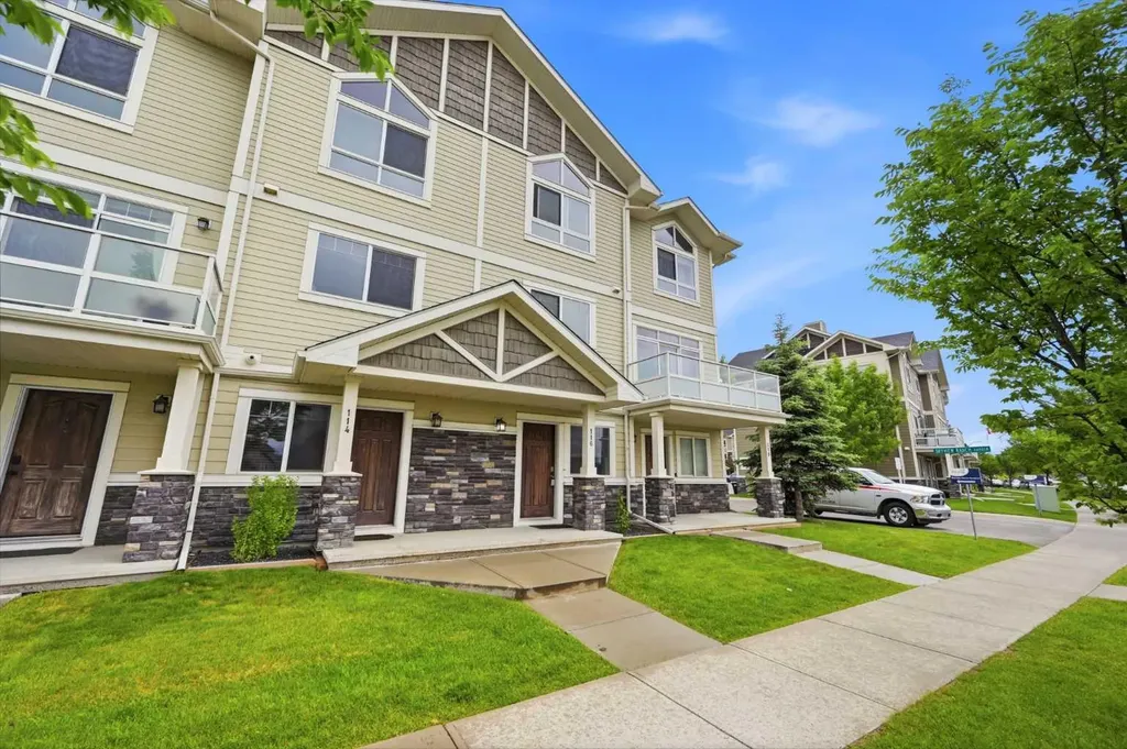 116 Skyview Ranch Road NE Calgary AB T3N 0V3