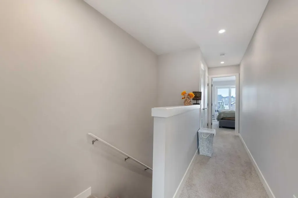 573 Evanston Link NW Calgary AB T3P 1S2