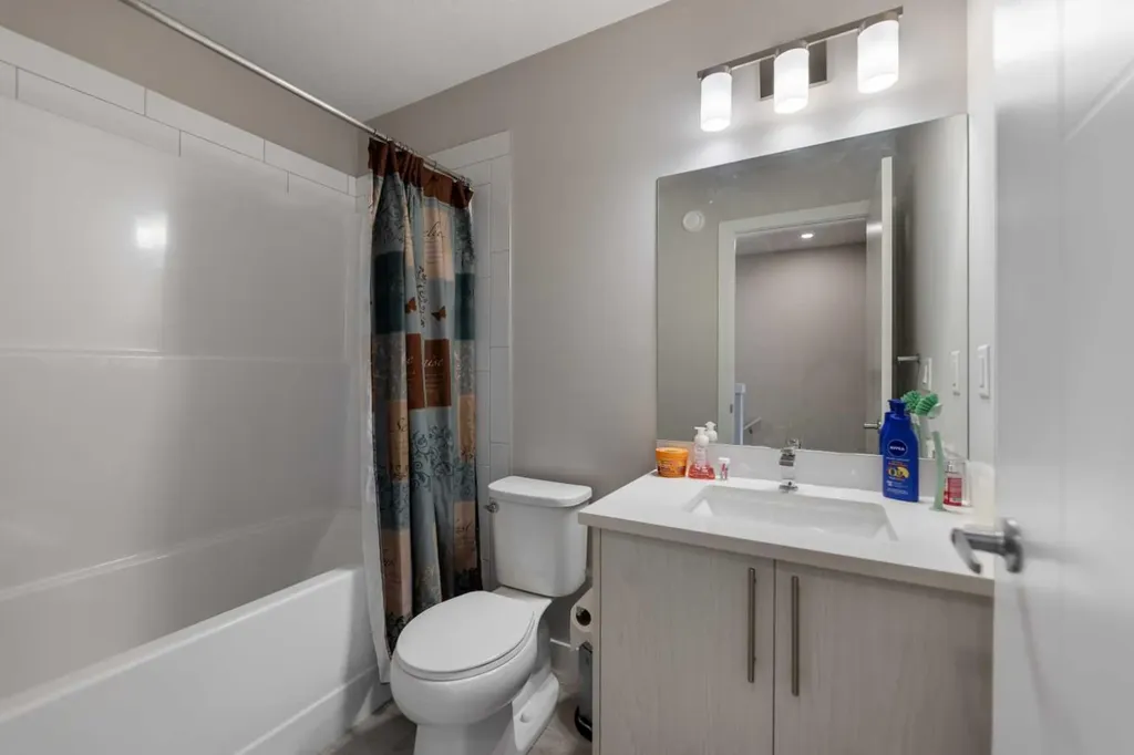 573 Evanston Link NW Calgary AB T3P 1S2