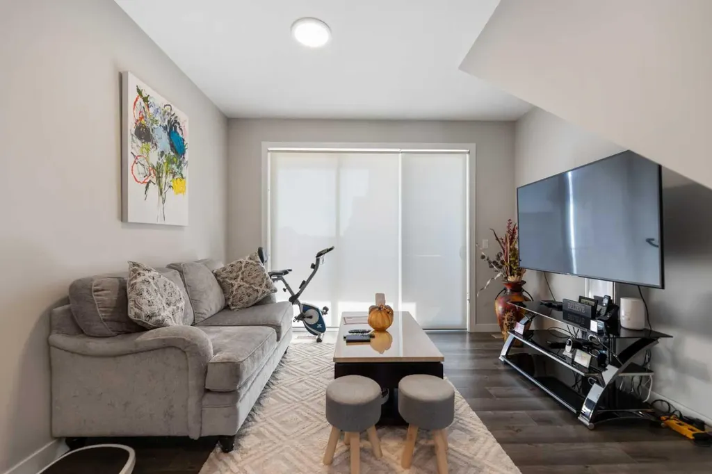 573 Evanston Link NW Calgary AB T3P 1S2