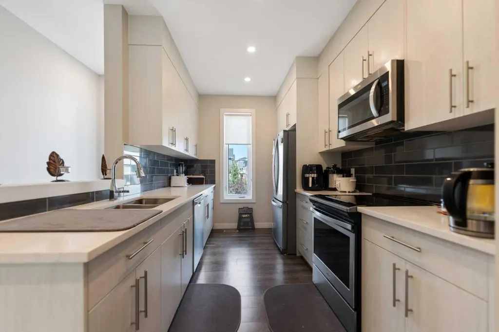 573 Evanston Link NW Calgary AB T3P 1S2