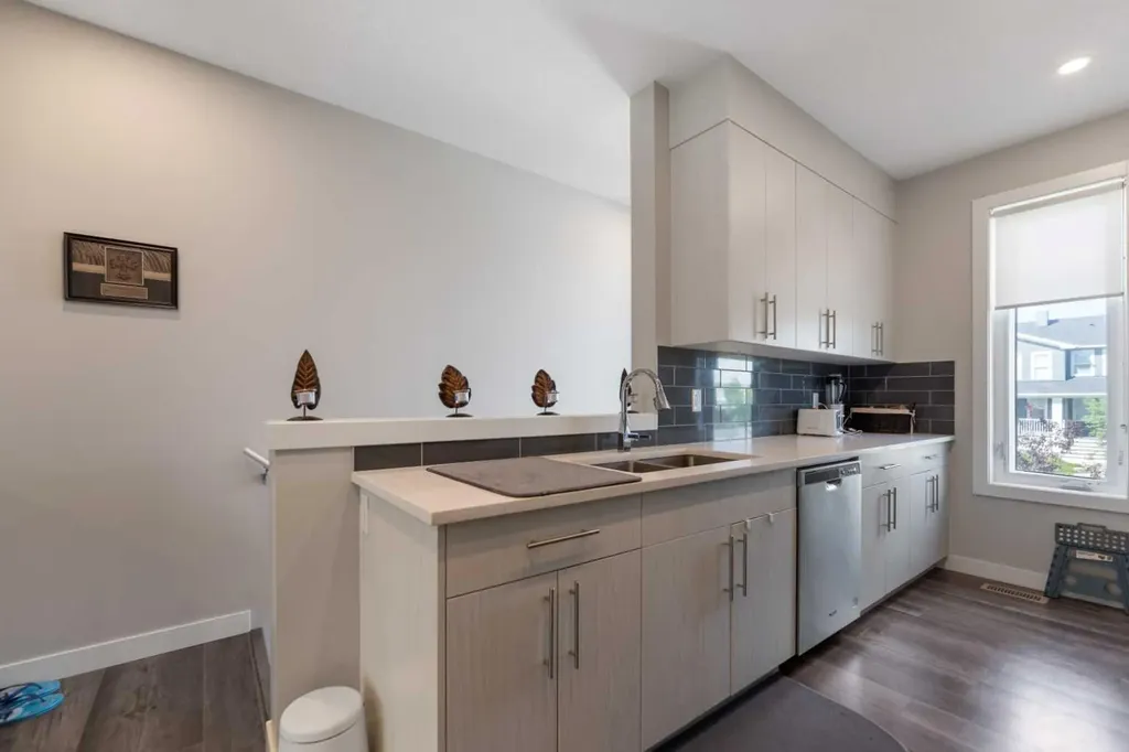 573 Evanston Link NW Calgary AB T3P 1S2