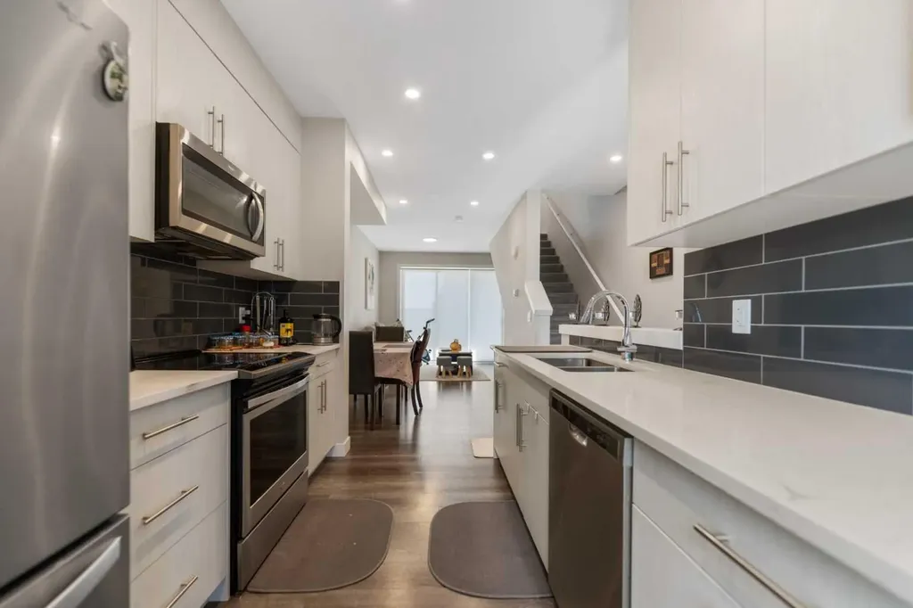 573 Evanston Link NW Calgary AB T3P 1S2