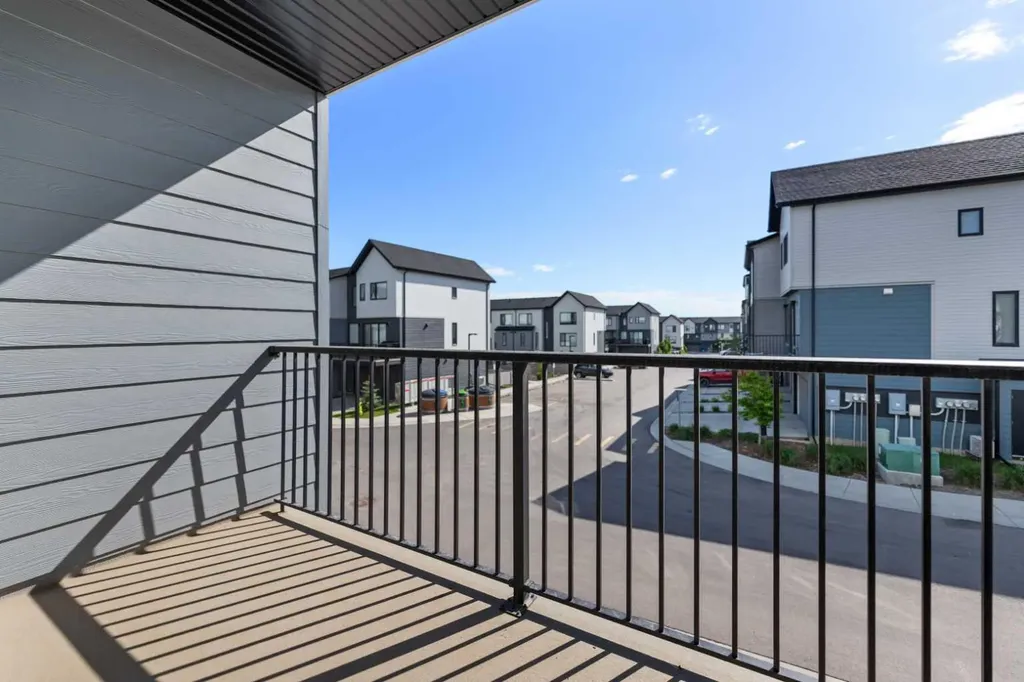 573 Evanston Link NW Calgary AB T3P 1S2