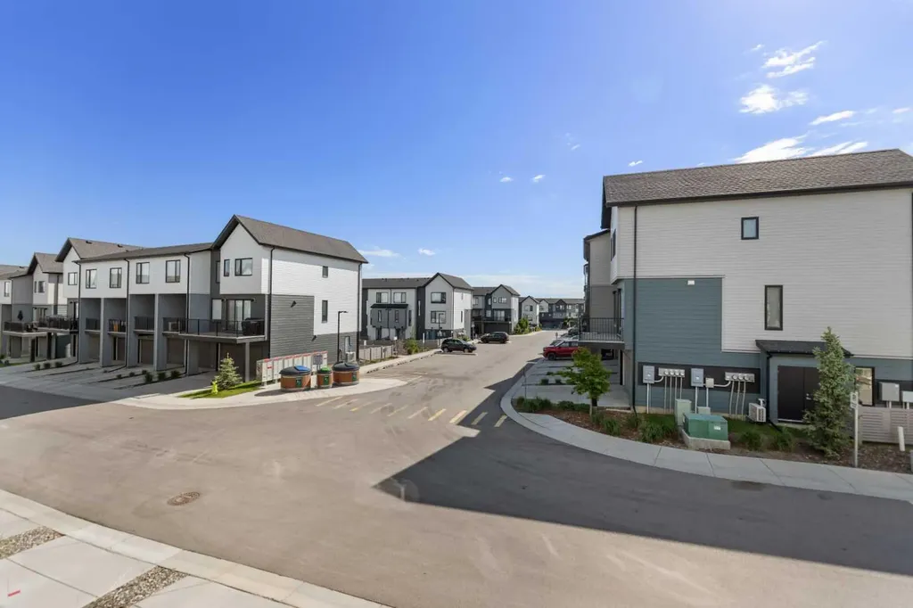573 Evanston Link NW Calgary AB T3P 1S2