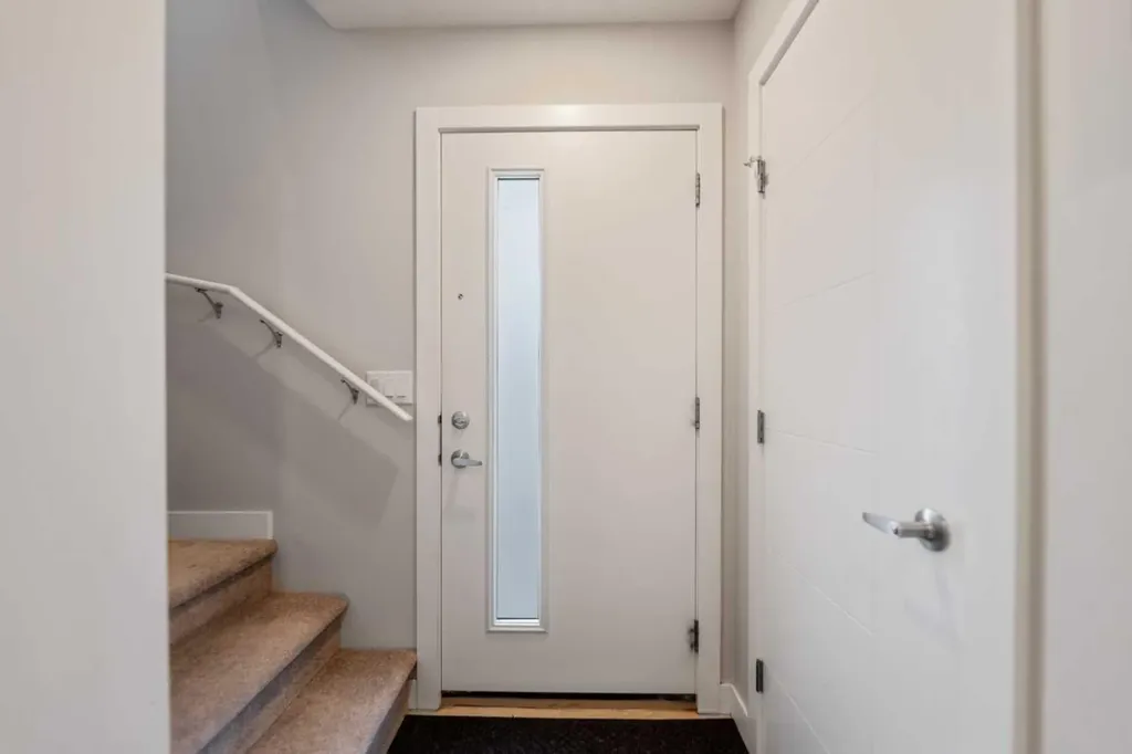 573 Evanston Link NW Calgary AB T3P 1S2