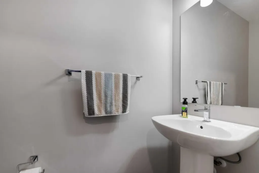 573 Evanston Link NW Calgary AB T3P 1S2