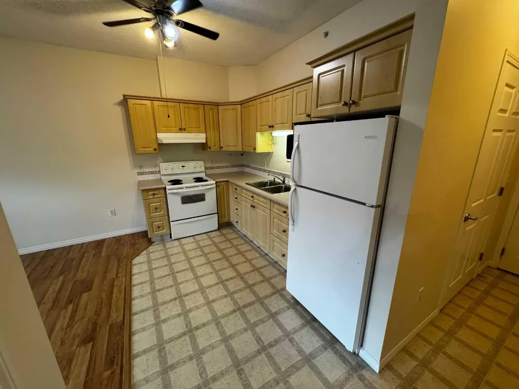 10402 111 Street Grande Prairie AB T8V 8G4