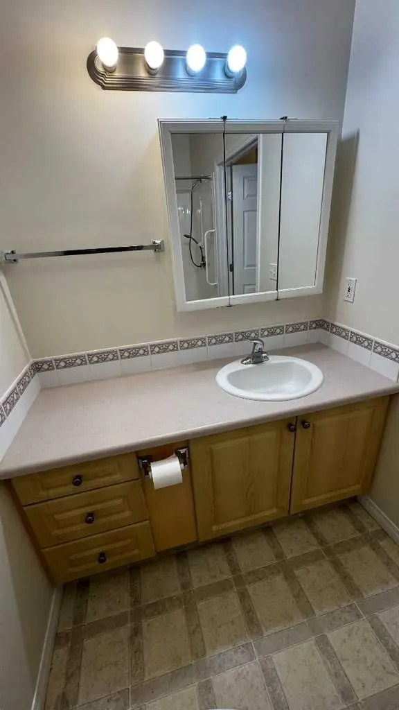 10402 111 Street Grande Prairie AB T8V 8G4