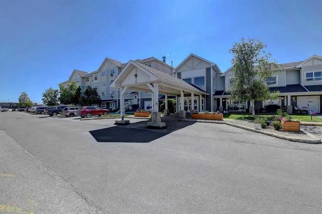 10402 111 Street Grande Prairie AB T8V 8G4