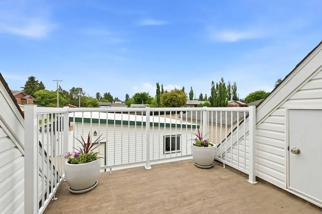 5124 53 Street Lacombe AB T4L 1J7