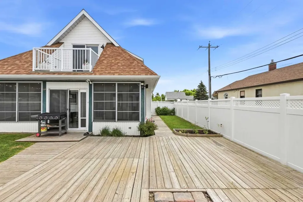 5124 53 Street Lacombe AB T4L 1J7