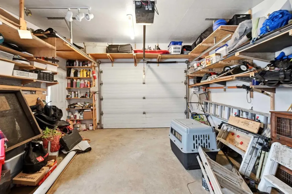 5124 53 Street Lacombe AB T4L 1J7