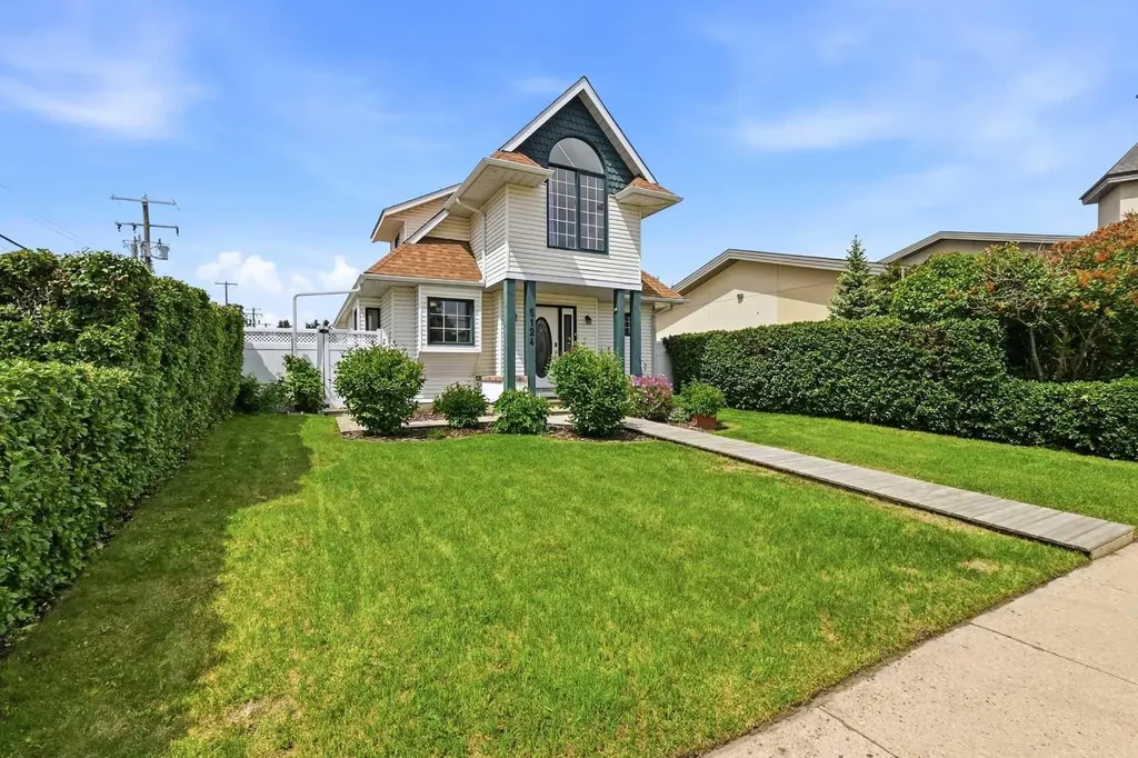 5124 53 Street Lacombe AB T4L 1J7
