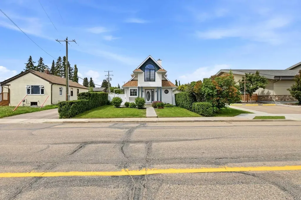 5124 53 Street Lacombe AB T4L 1J7