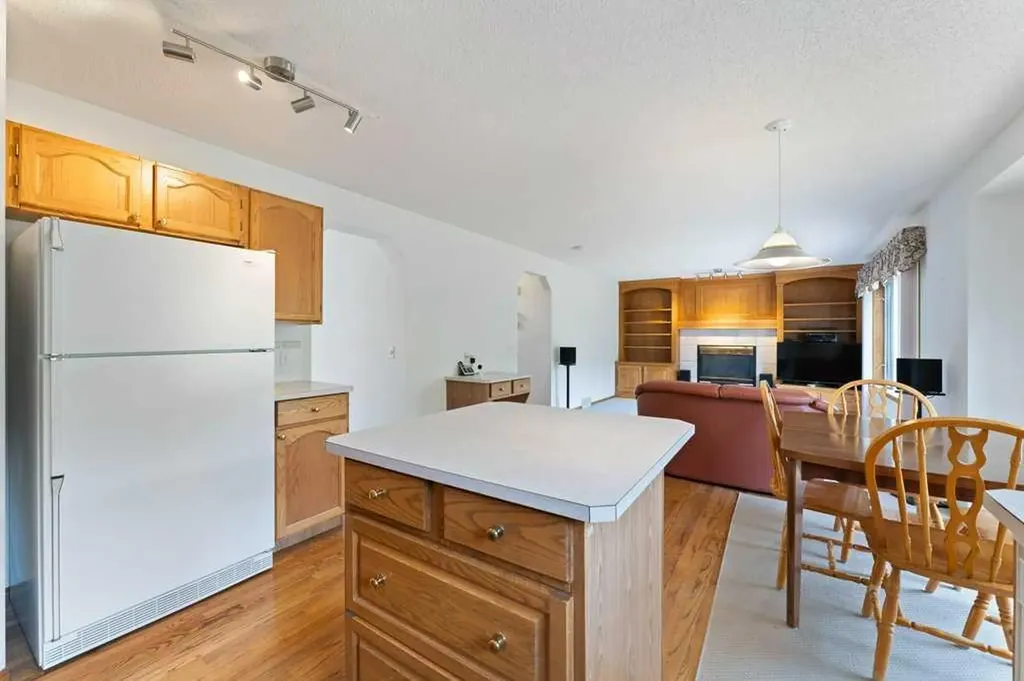 62 Edgebrook Heights NW Calgary AB T3A 5M5