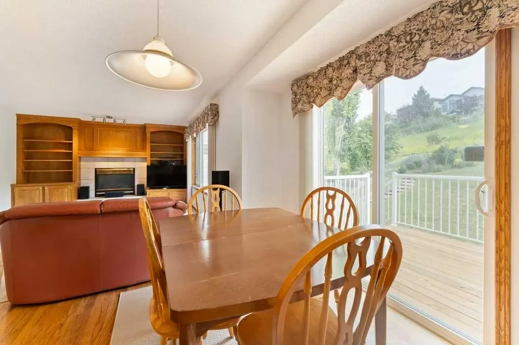 62 Edgebrook Heights NW Calgary AB T3A 5M5