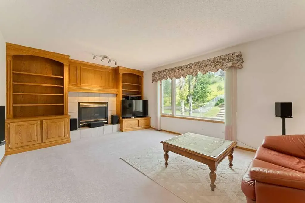 62 Edgebrook Heights NW Calgary AB T3A 5M5