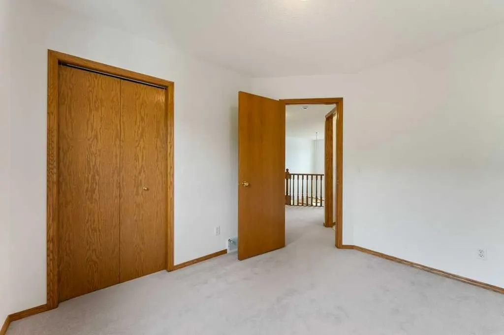 62 Edgebrook Heights NW Calgary AB T3A 5M5