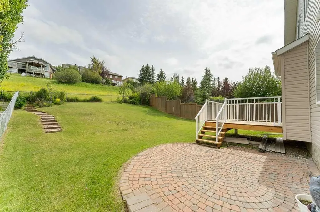 62 Edgebrook Heights NW Calgary AB T3A 5M5