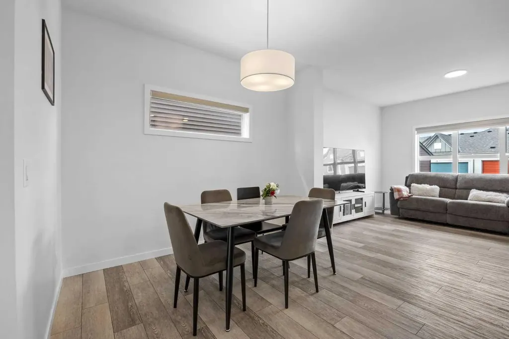 288 Lucas Boulevard NW Calgary AB T3P 1X2