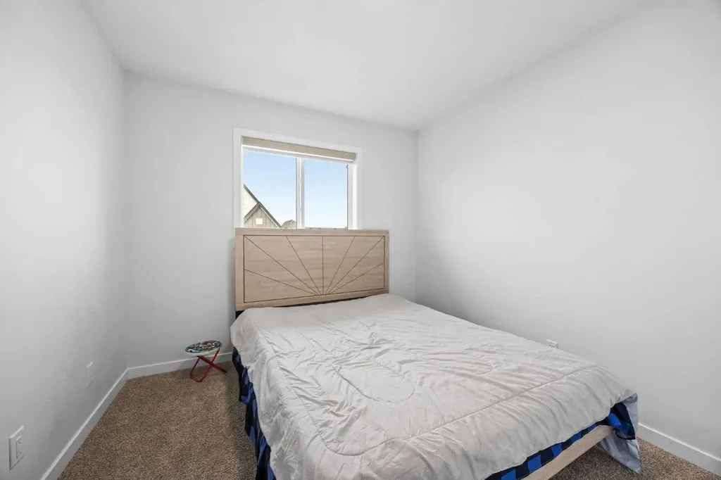 288 Lucas Boulevard NW Calgary AB T3P 1X2