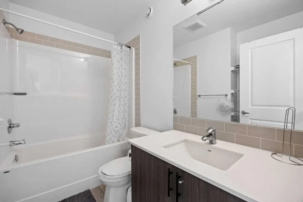288 Lucas Boulevard NW Calgary AB T3P 1X2