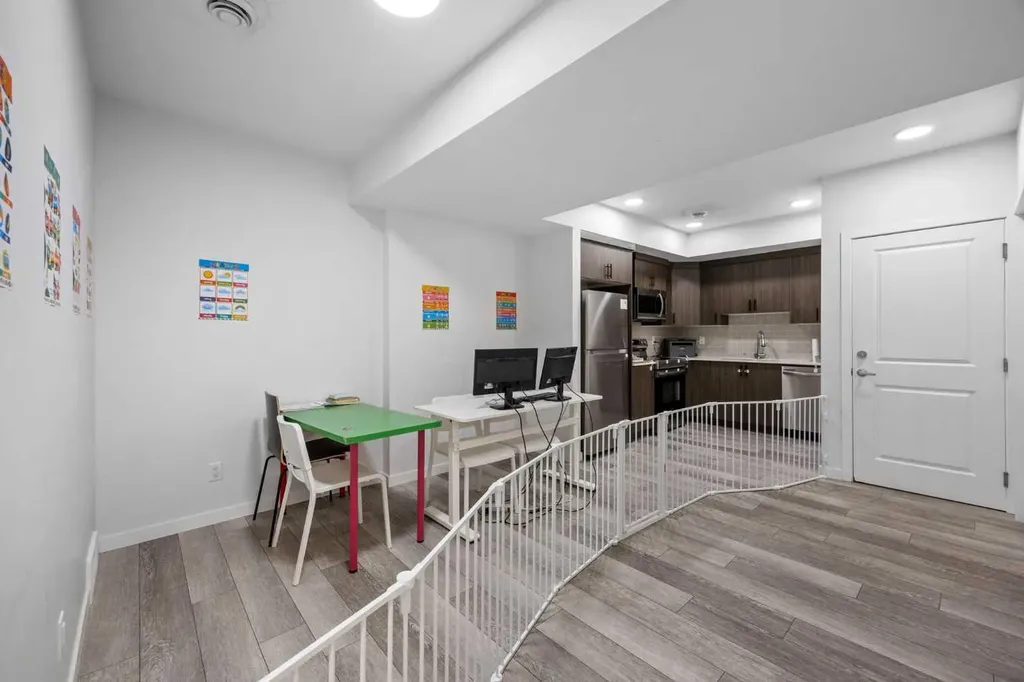 288 Lucas Boulevard NW Calgary AB T3P 1X2