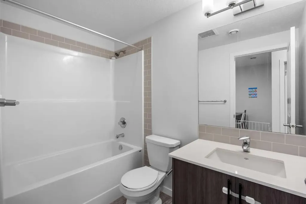288 Lucas Boulevard NW Calgary AB T3P 1X2