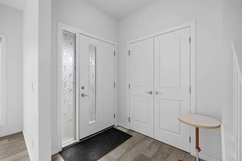288 Lucas Boulevard NW Calgary AB T3P 1X2