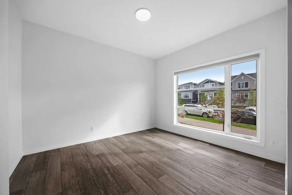 288 Lucas Boulevard NW Calgary AB T3P 1X2