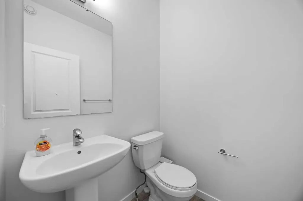 288 Lucas Boulevard NW Calgary AB T3P 1X2