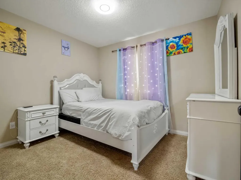 554 Margaret Sutherland Crescent N Lethbridge AB T1H 5R6
