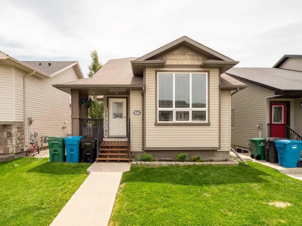 554 Margaret Sutherland Crescent N Lethbridge AB T1H 5R6
