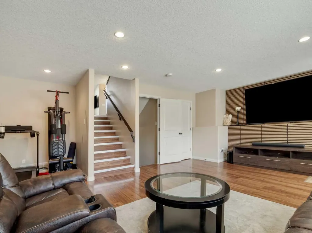 554 Margaret Sutherland Crescent N Lethbridge AB T1H 5R6