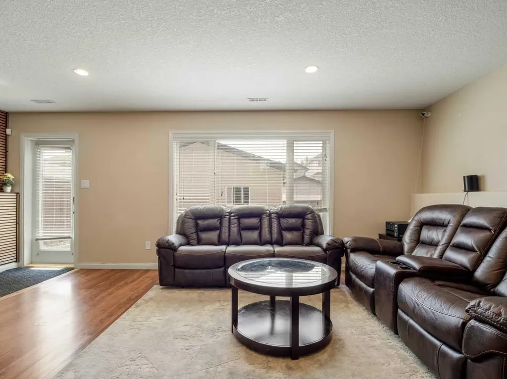 554 Margaret Sutherland Crescent N Lethbridge AB T1H 5R6