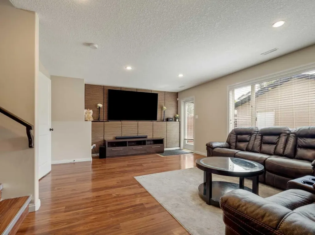 554 Margaret Sutherland Crescent N Lethbridge AB T1H 5R6
