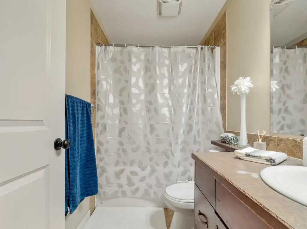 554 Margaret Sutherland Crescent N Lethbridge AB T1H 5R6