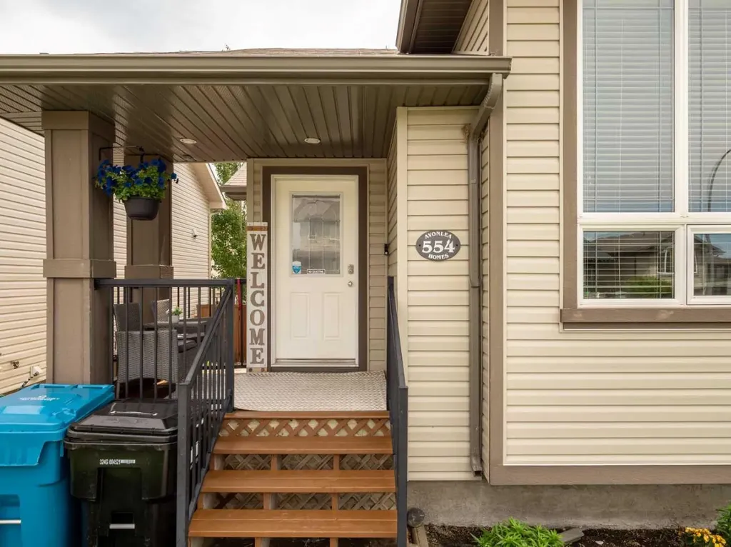 554 Margaret Sutherland Crescent N Lethbridge AB T1H 5R6
