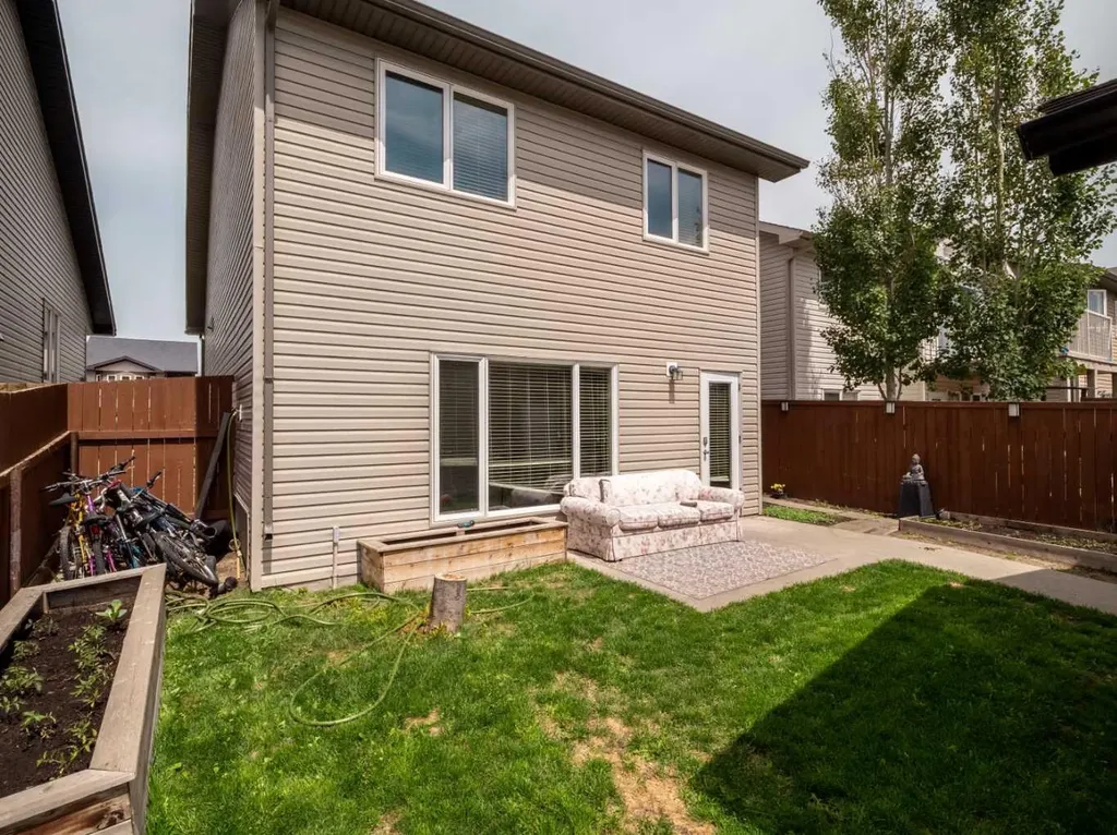 554 Margaret Sutherland Crescent N Lethbridge AB T1H 5R6