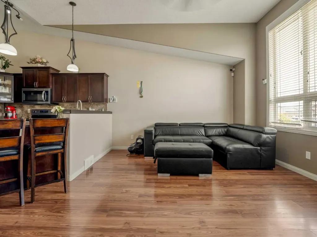 554 Margaret Sutherland Crescent N Lethbridge AB T1H 5R6