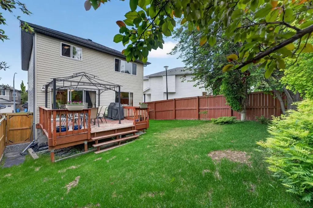 60 Tuscany Ridge Crescent NW Calgary AB T3L 3C7