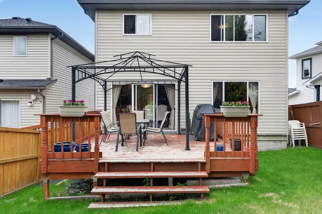 60 Tuscany Ridge Crescent NW Calgary AB T3L 3C7