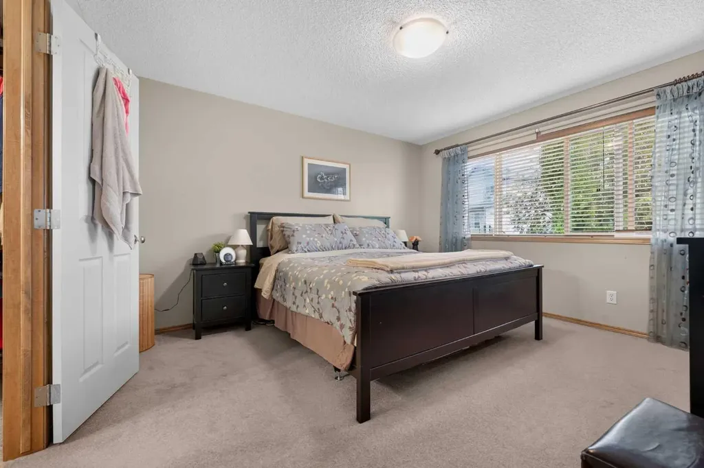 60 Tuscany Ridge Crescent NW Calgary AB T3L 3C7