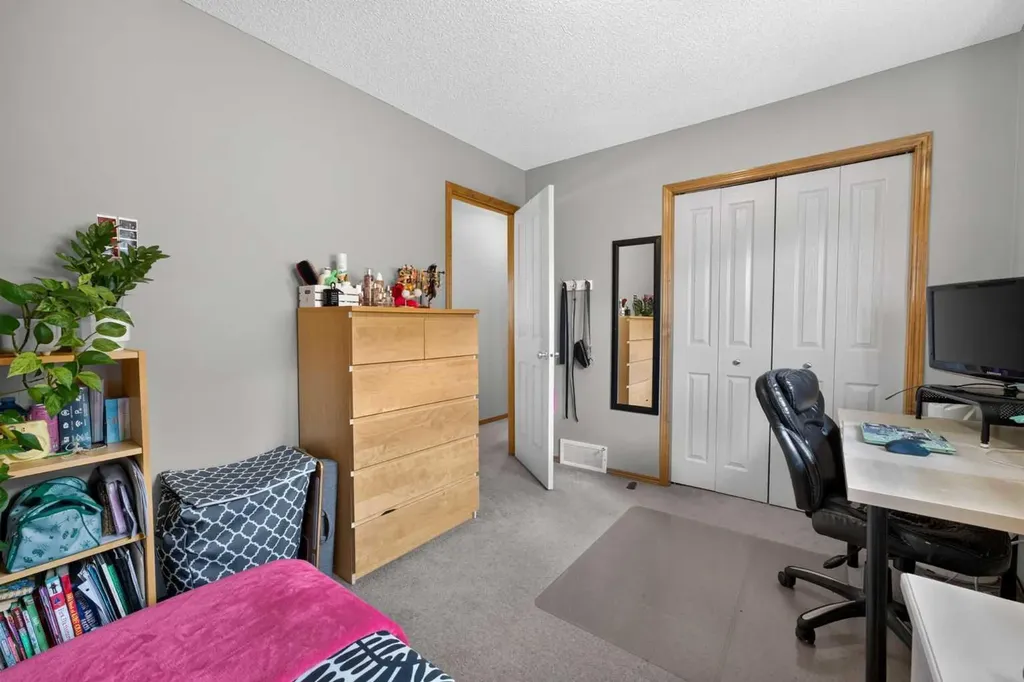 60 Tuscany Ridge Crescent NW Calgary AB T3L 3C7