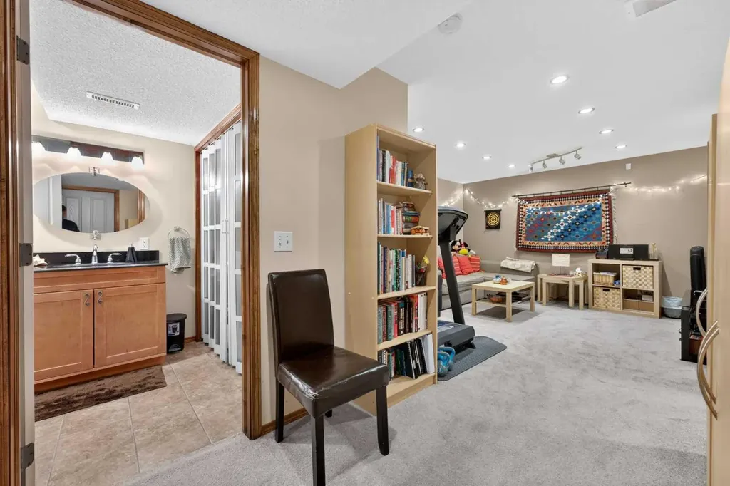 60 Tuscany Ridge Crescent NW Calgary AB T3L 3C7
