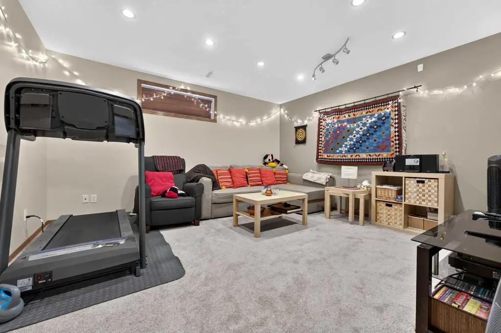 60 Tuscany Ridge Crescent NW Calgary AB T3L 3C7