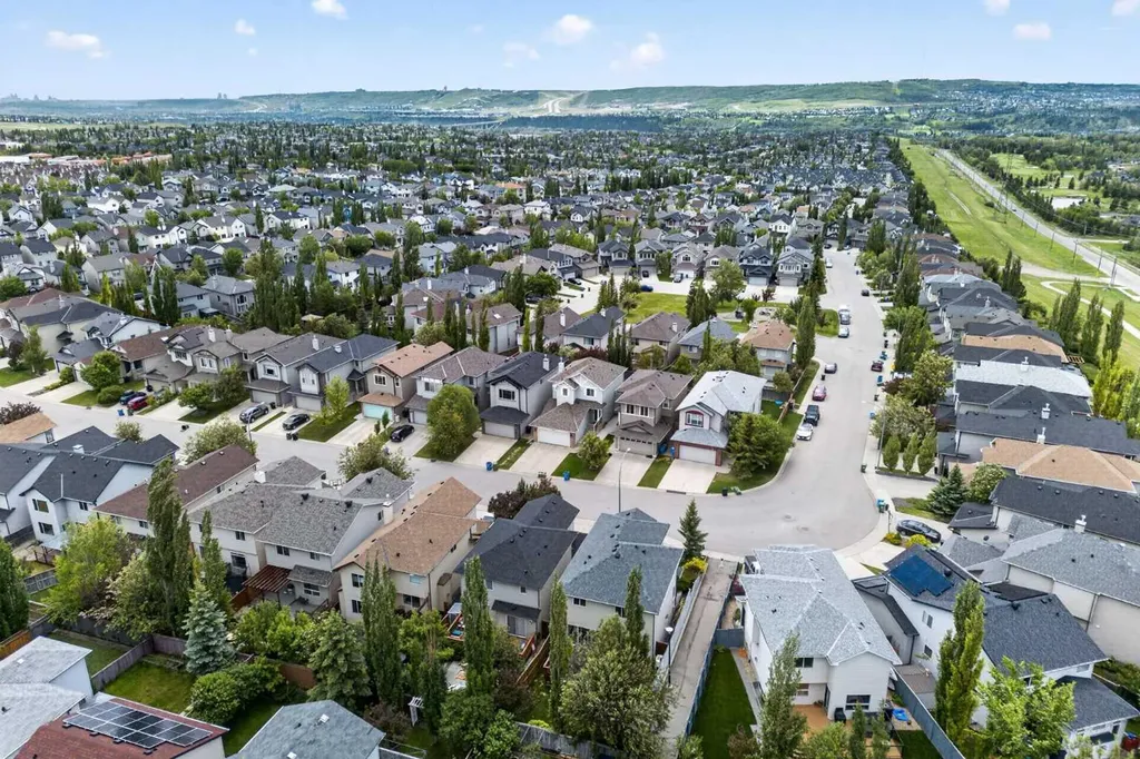 60 Tuscany Ridge Crescent NW Calgary AB T3L 3C7